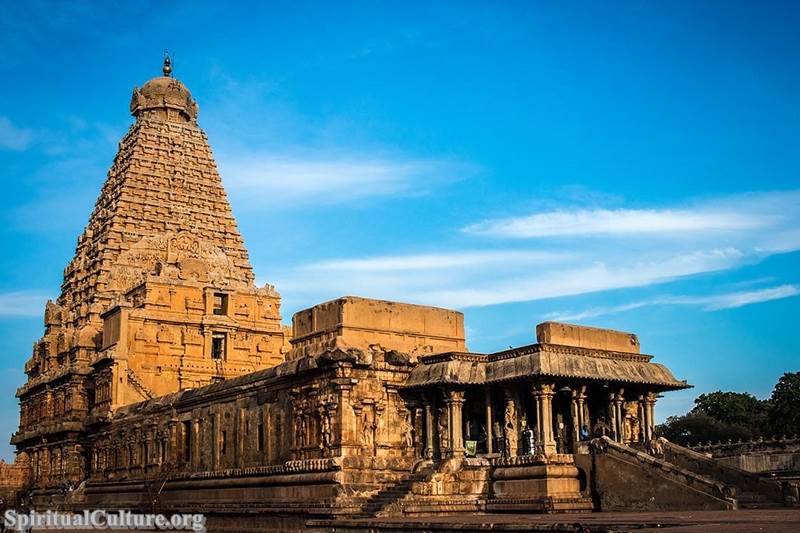 The largest Hindu temples in India