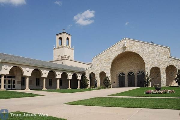 10 Largest Catholic Parishes in USA