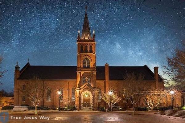 10 Largest Catholic Parishes in USA