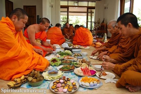 What is a traditional Buddhist meal?