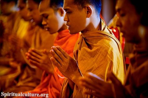 What is the main Buddhist prayer?