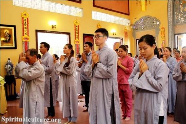 Where do Buddhists go to pray?