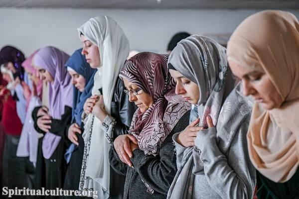 Sharia law women's dress code